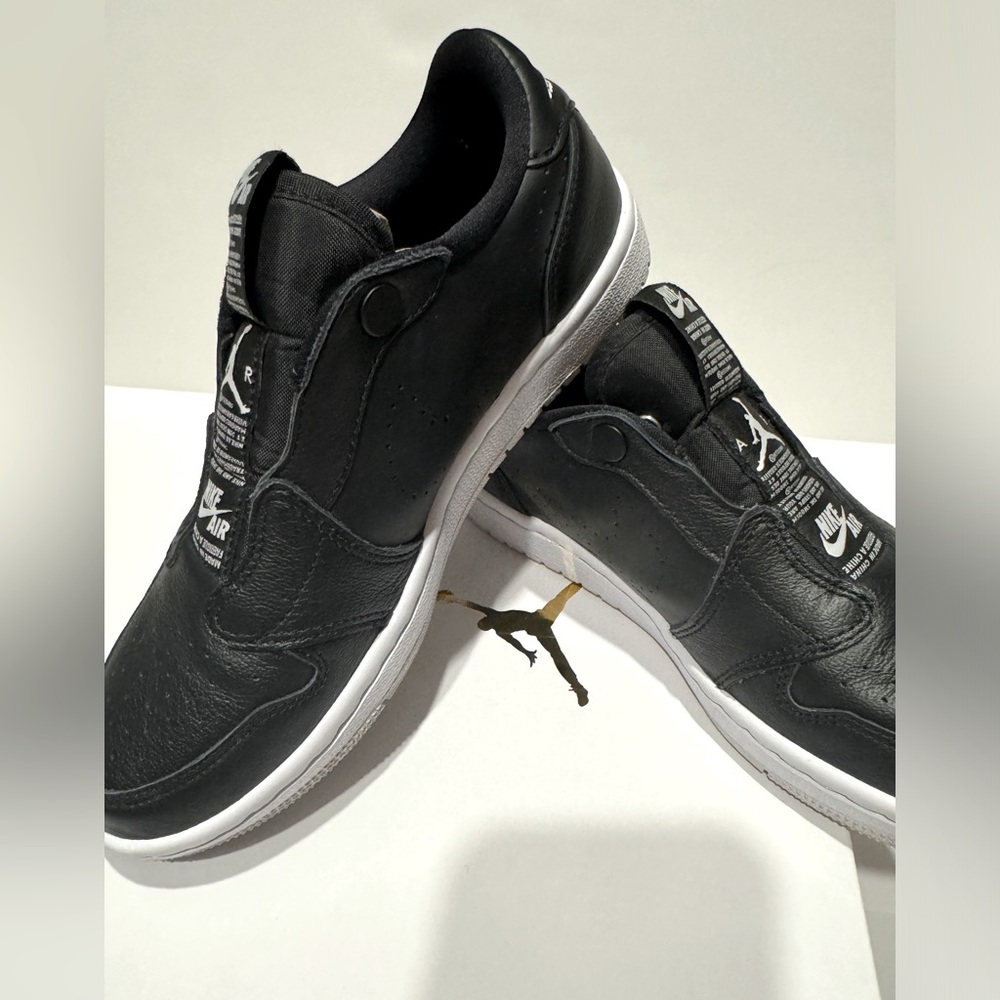 Nike Women’s Air Jordan 1 Retro Low Slip *size 6 Women’s